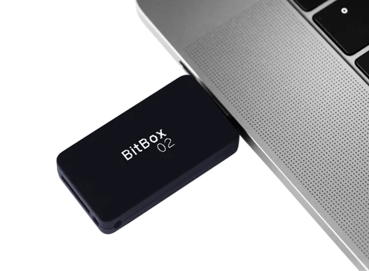 کیف پول سرد در ارزهای دیجیتال چیست و چگونه دارایی‌های خود را ایمن کنیم؟